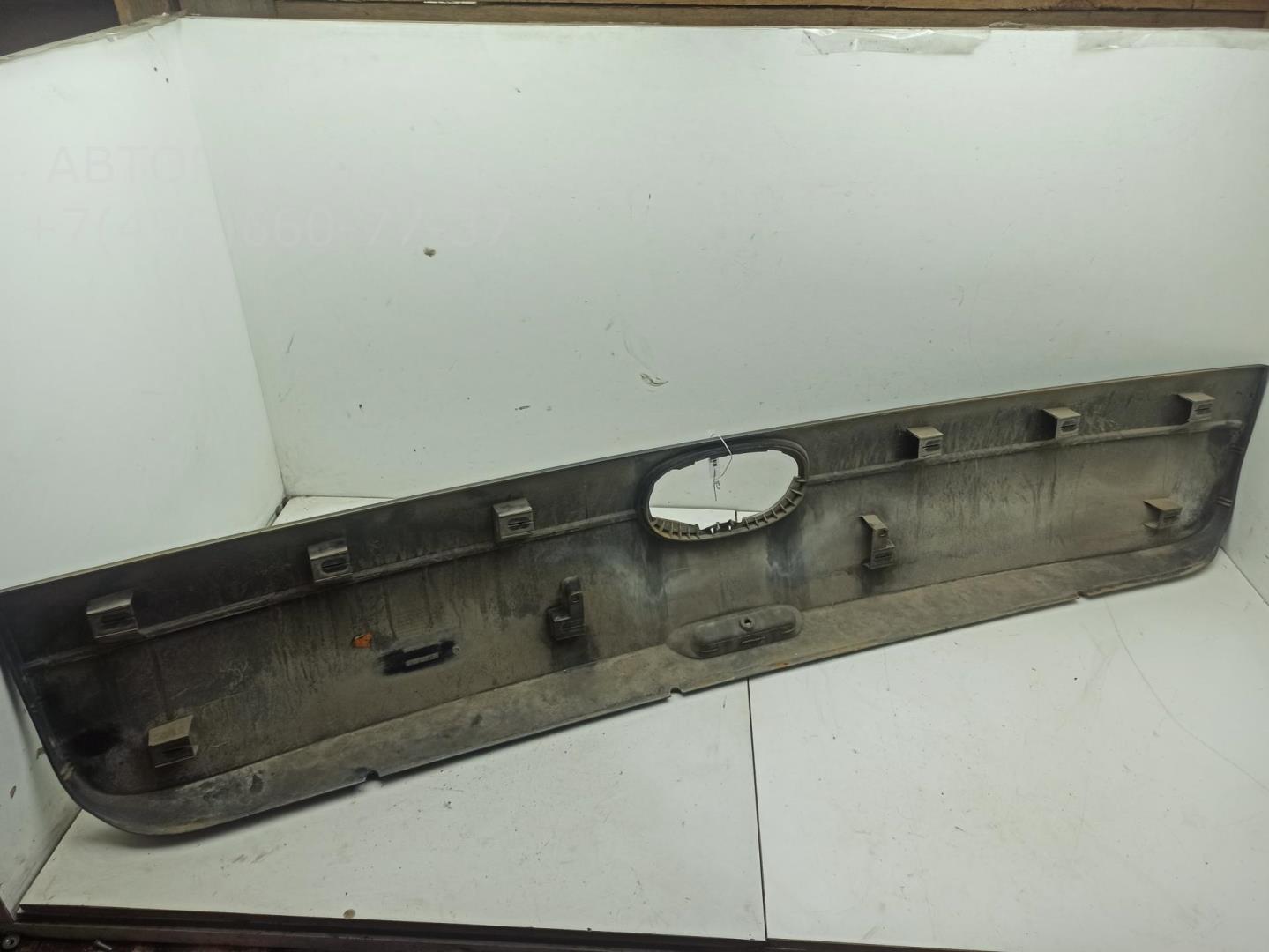 Накладка крышки багажника