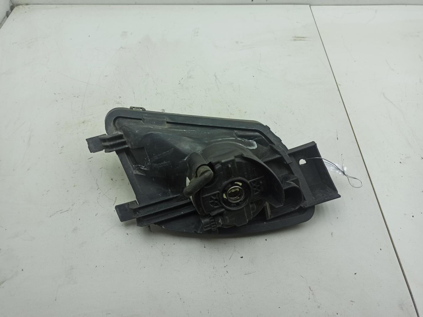 Фара противотуманная правая