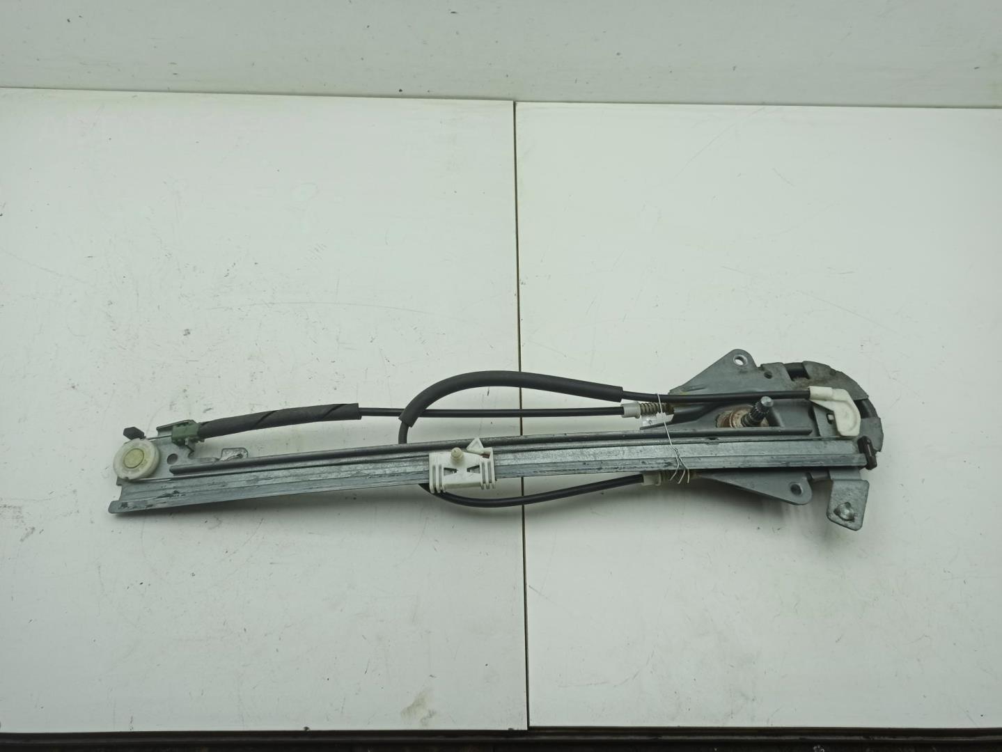 Стеклоподъемник механ. задний левый