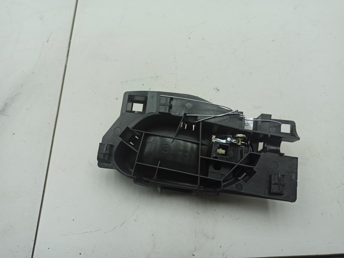 Ручка двери передней внутренняя правая