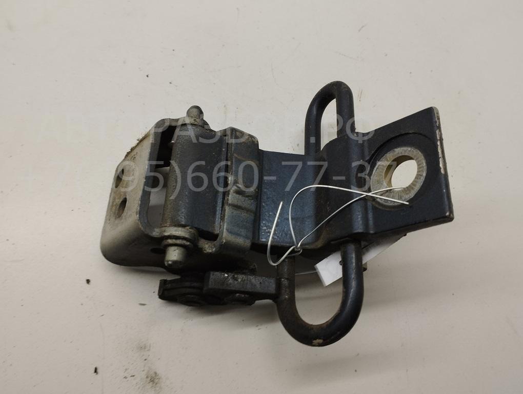 Петля двери