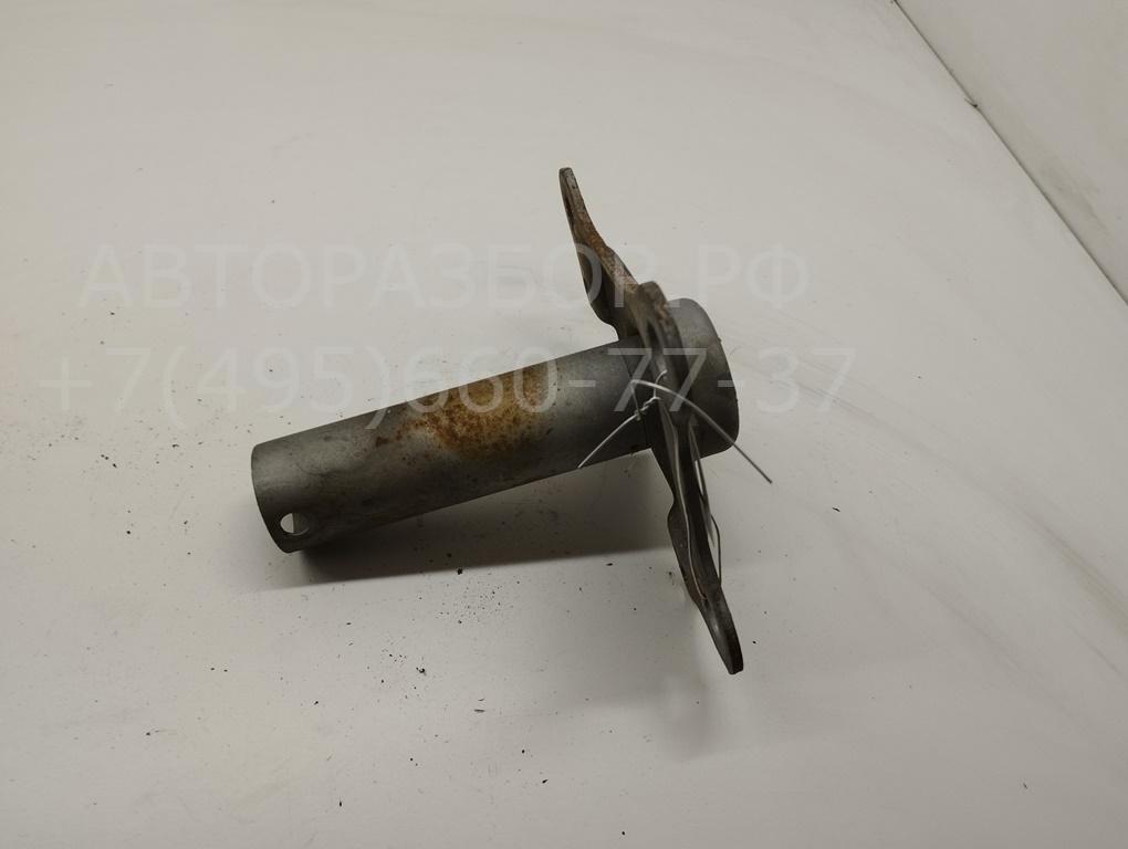 Кронштейн переднего бампера