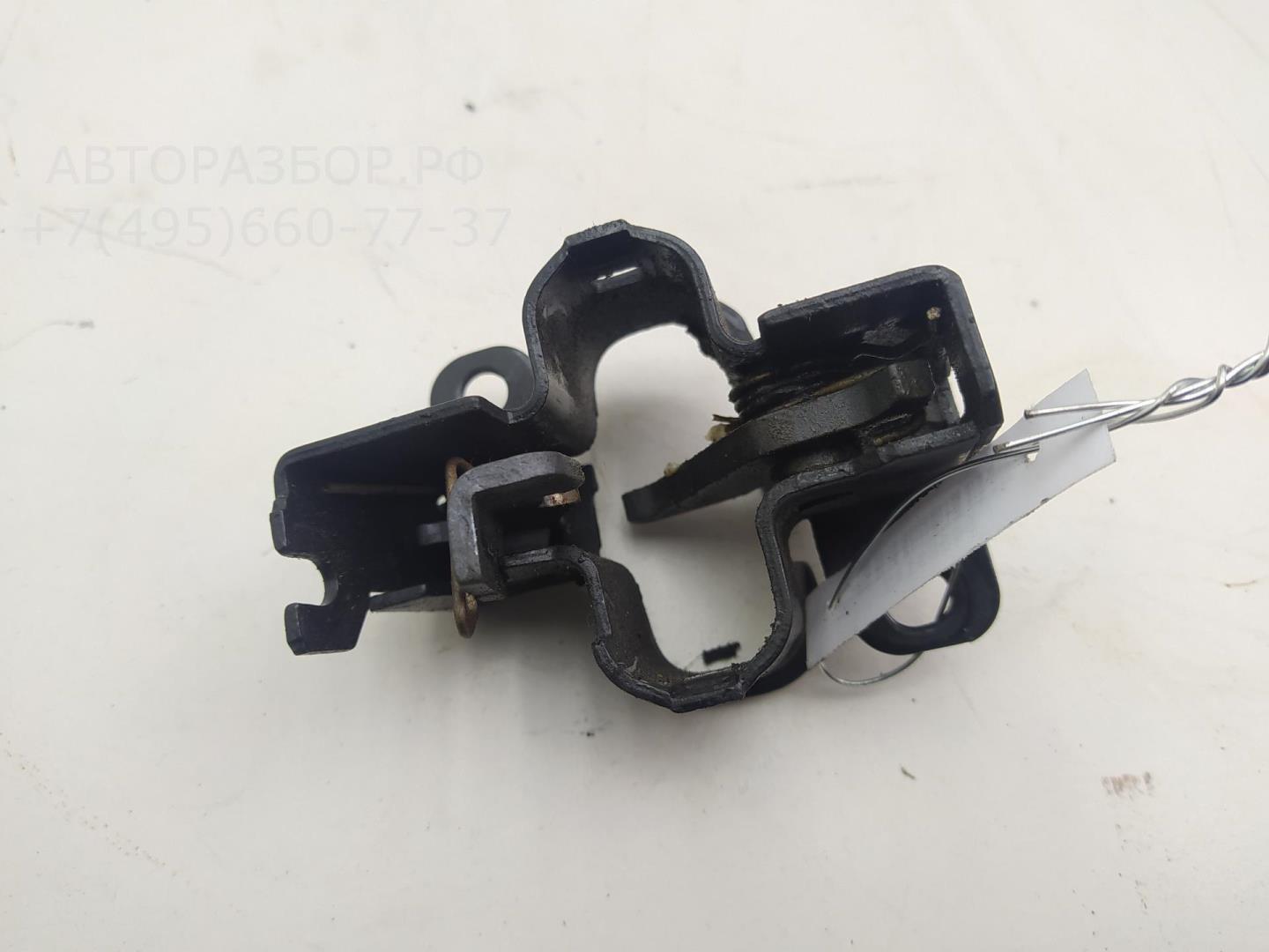 Замок капота