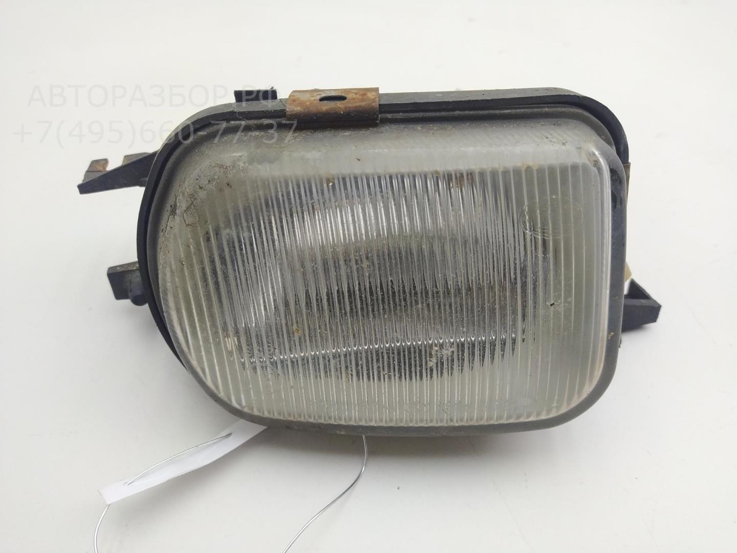 Фара противотуманная левая