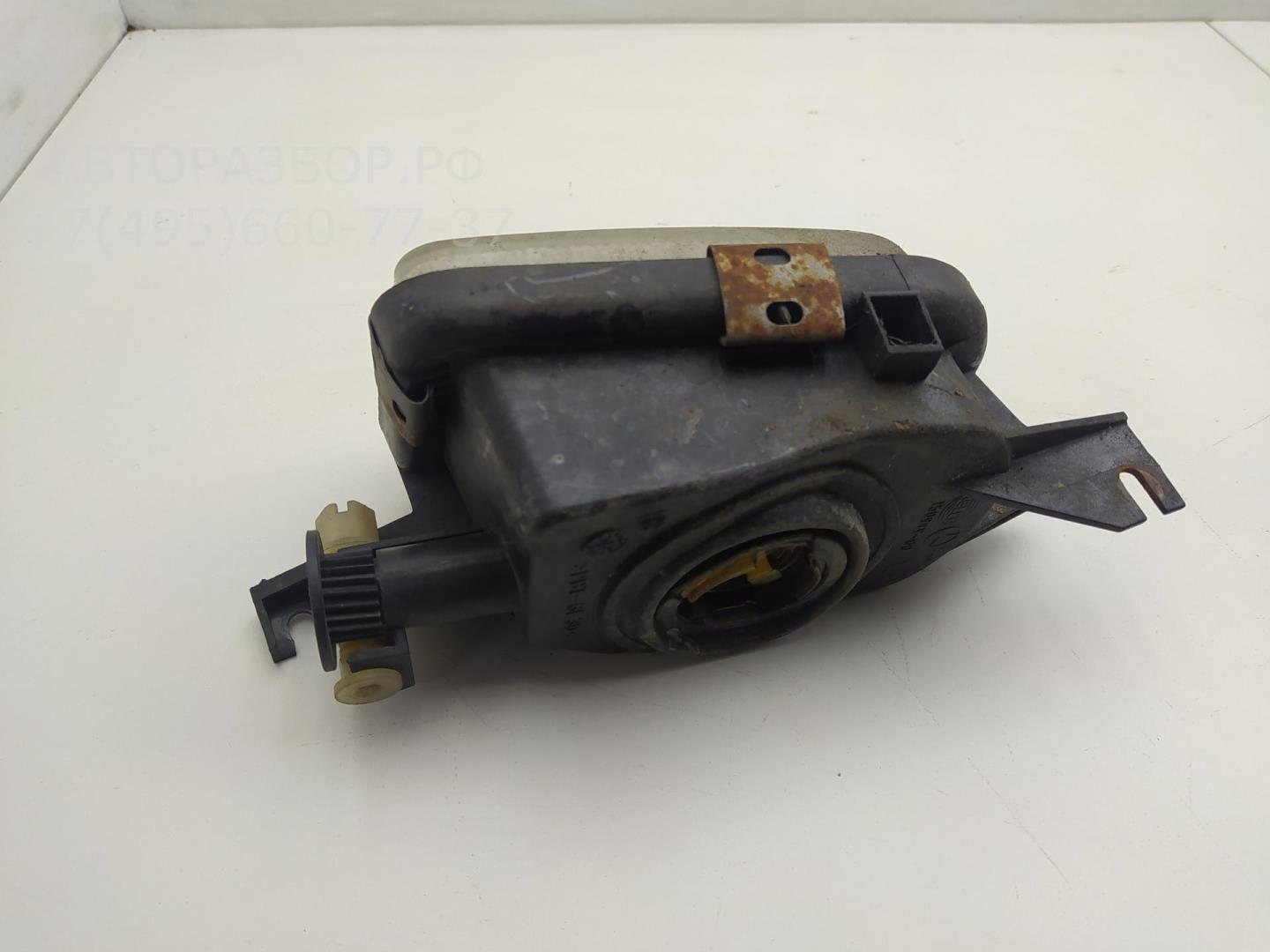 Фара противотуманная левая