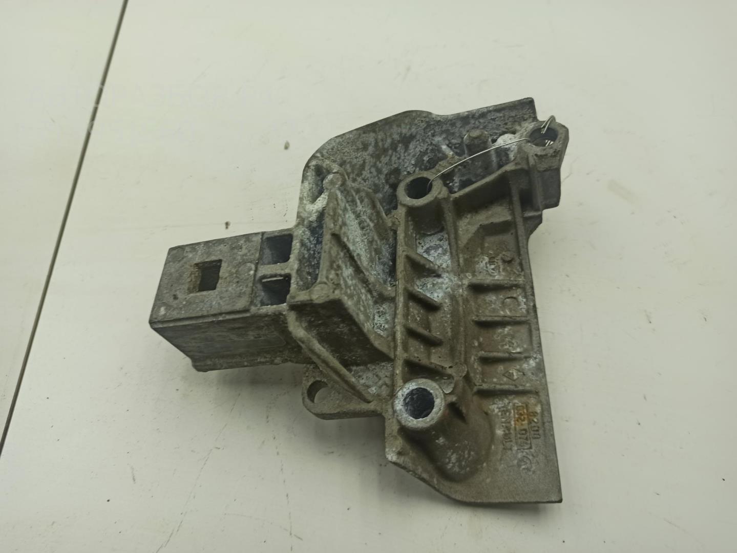 Опора двигателя