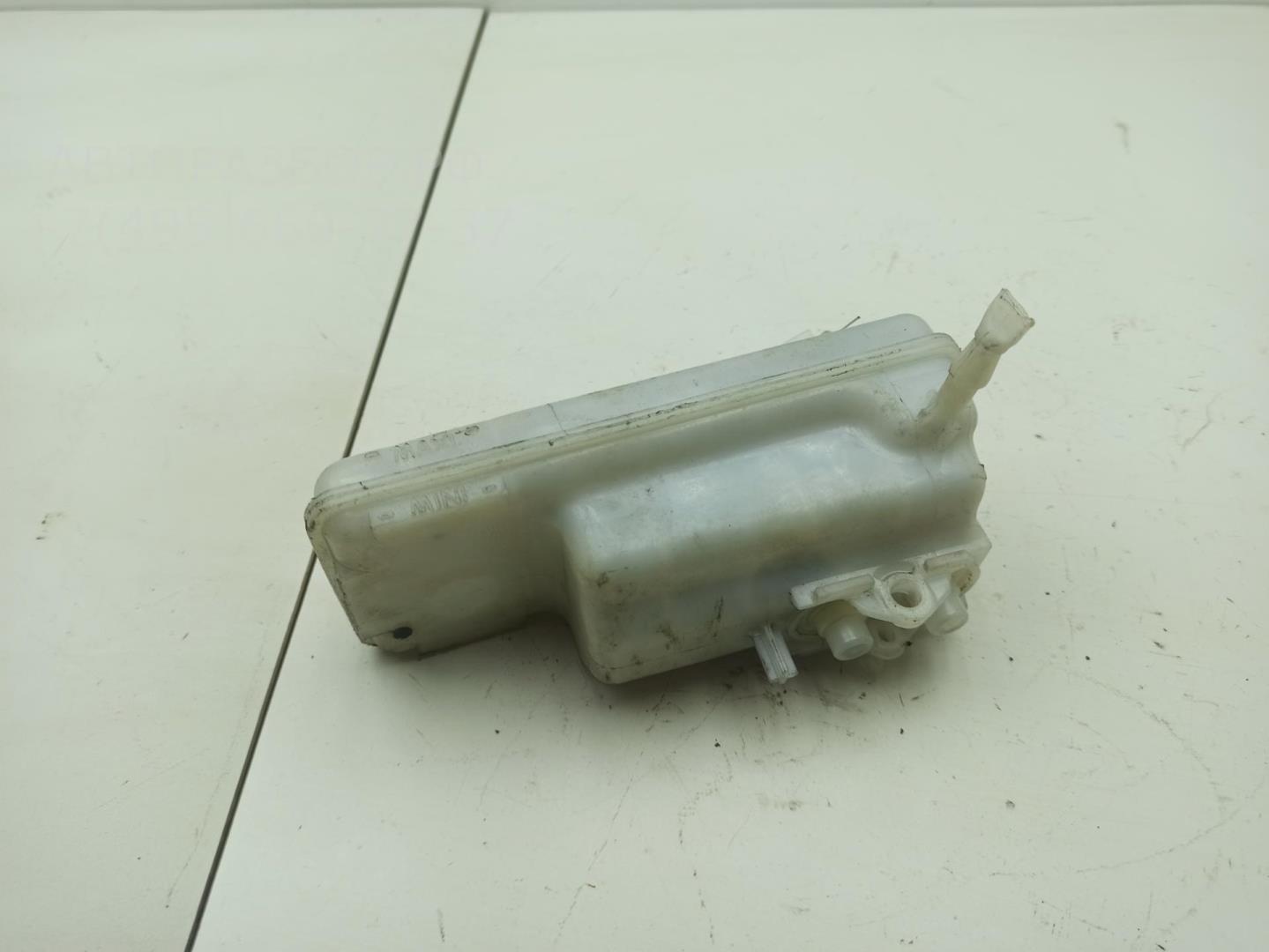 Бачок главного тормозного цилиндра