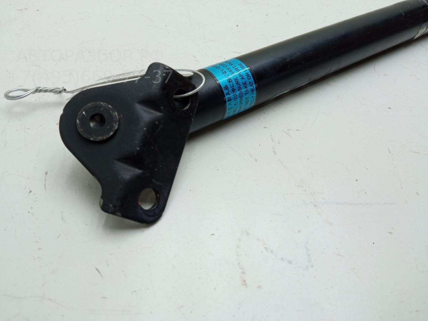 Амортизатор двери багажника