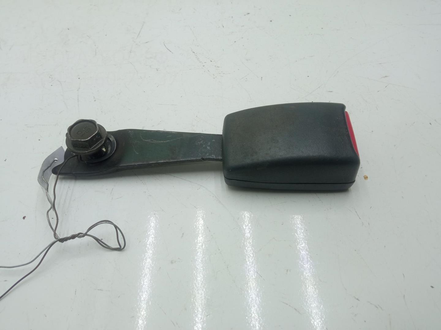 Ответная часть ремня безопасности