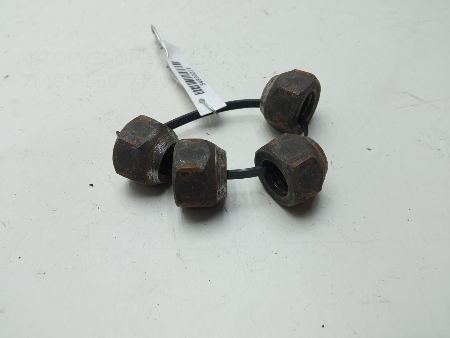 Болт колесный