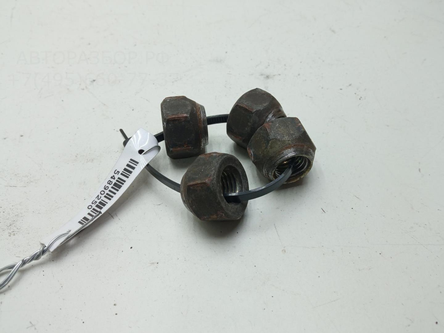 Болт колесный