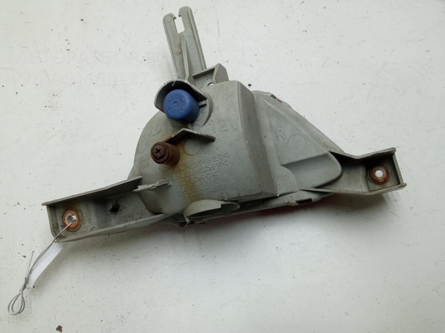 Фонарь задний в бампер правый