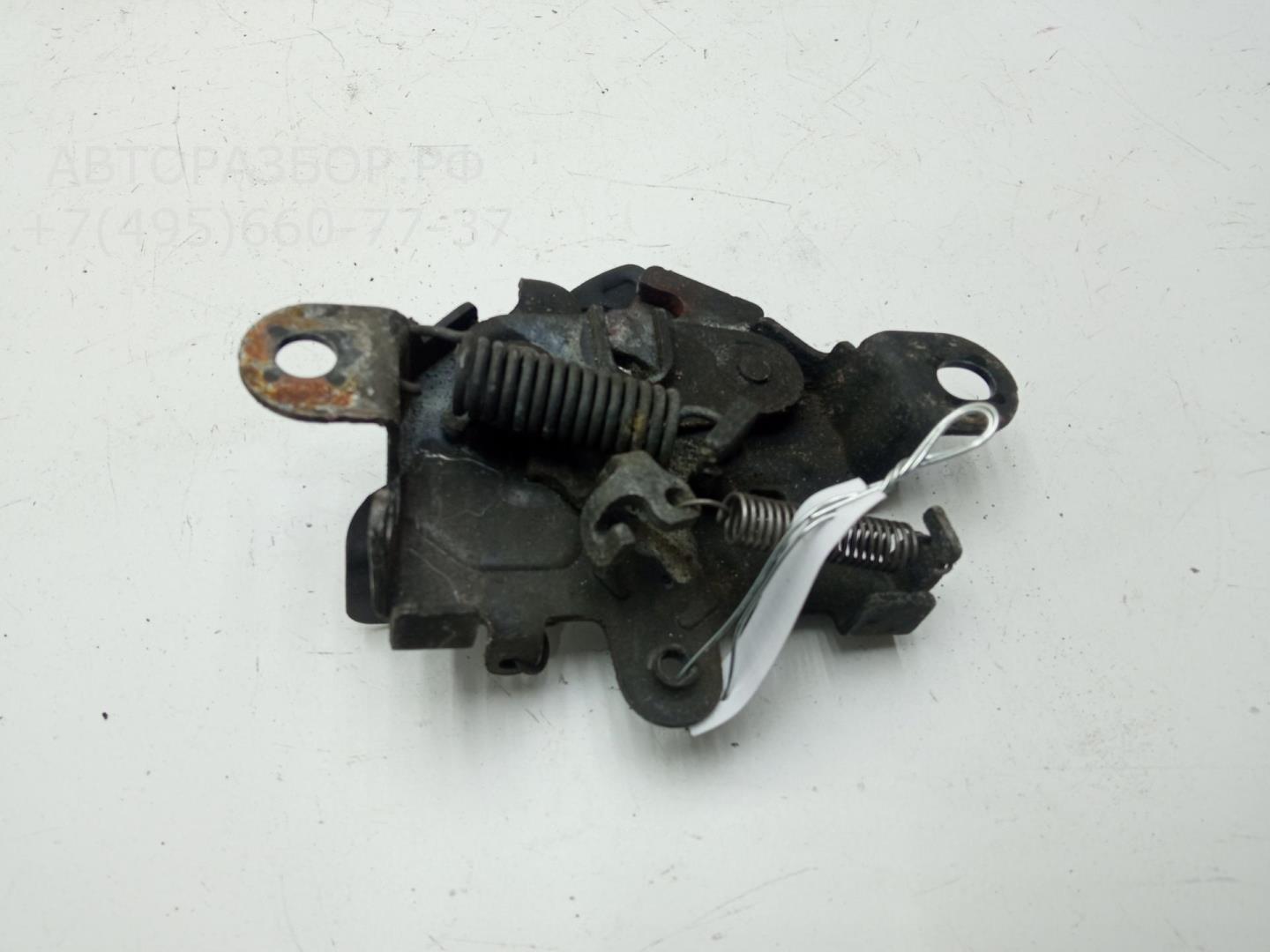 Замок капота