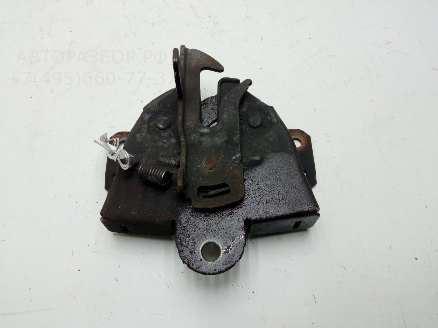 Замок капота