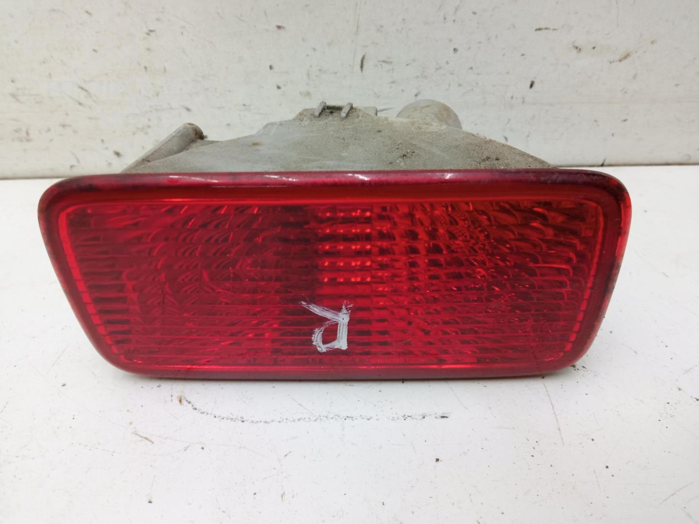 Фонарь задний в бампер правый