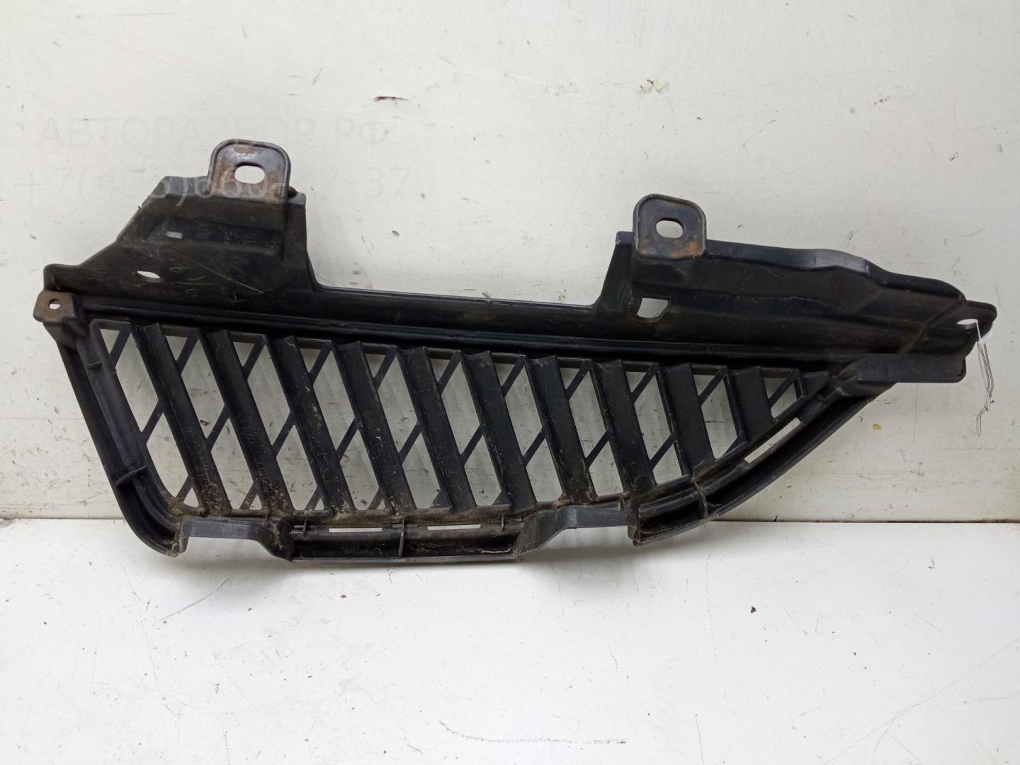 Решетка радиатора правая