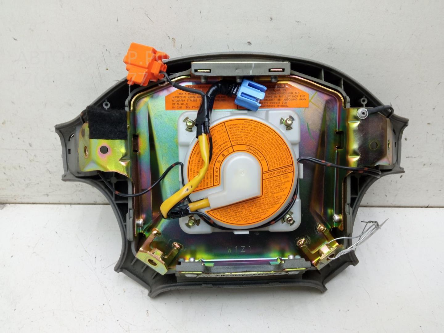 Подушка безопасности в рулевое колесо