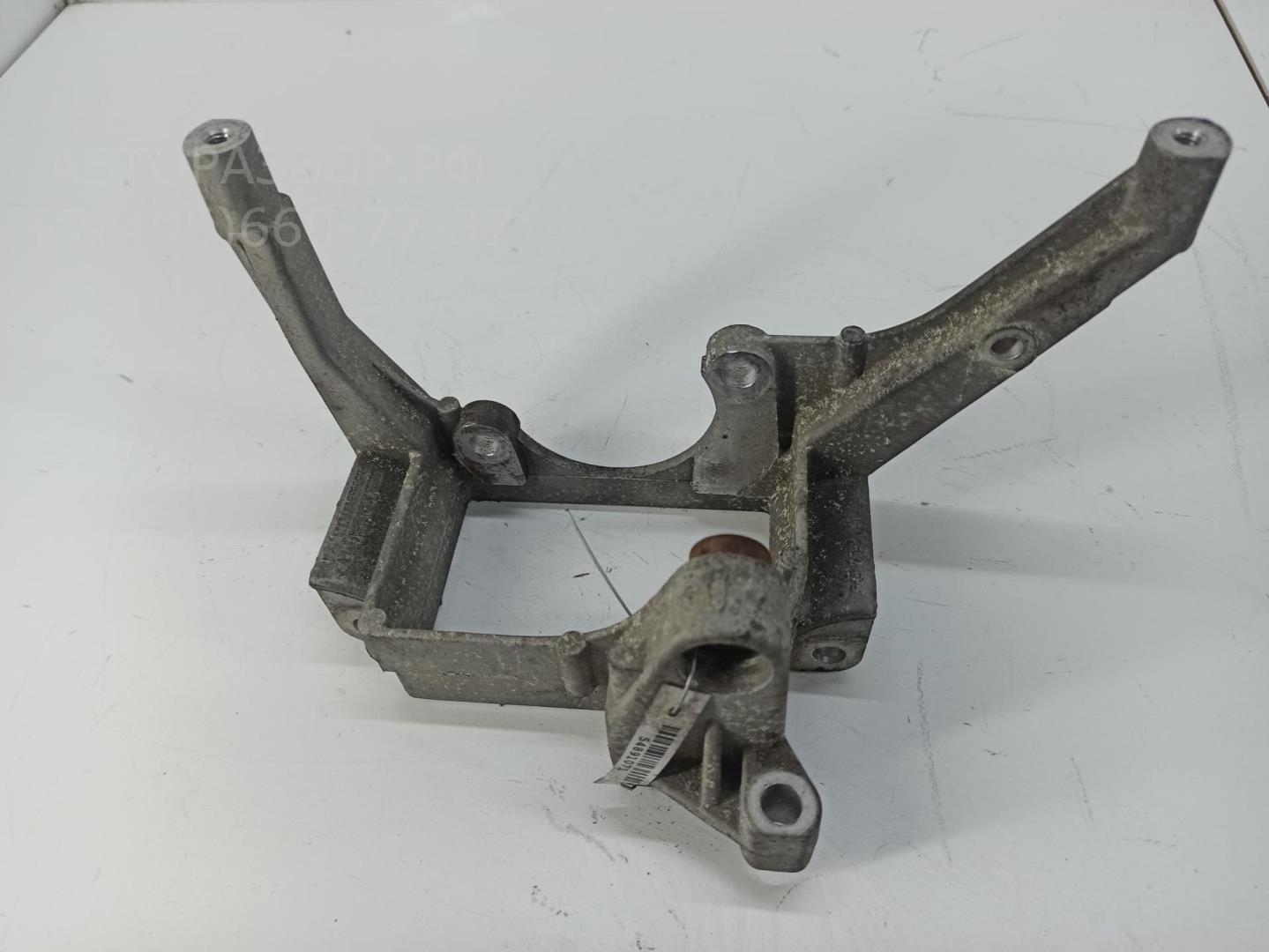 Кронштейн ГУР