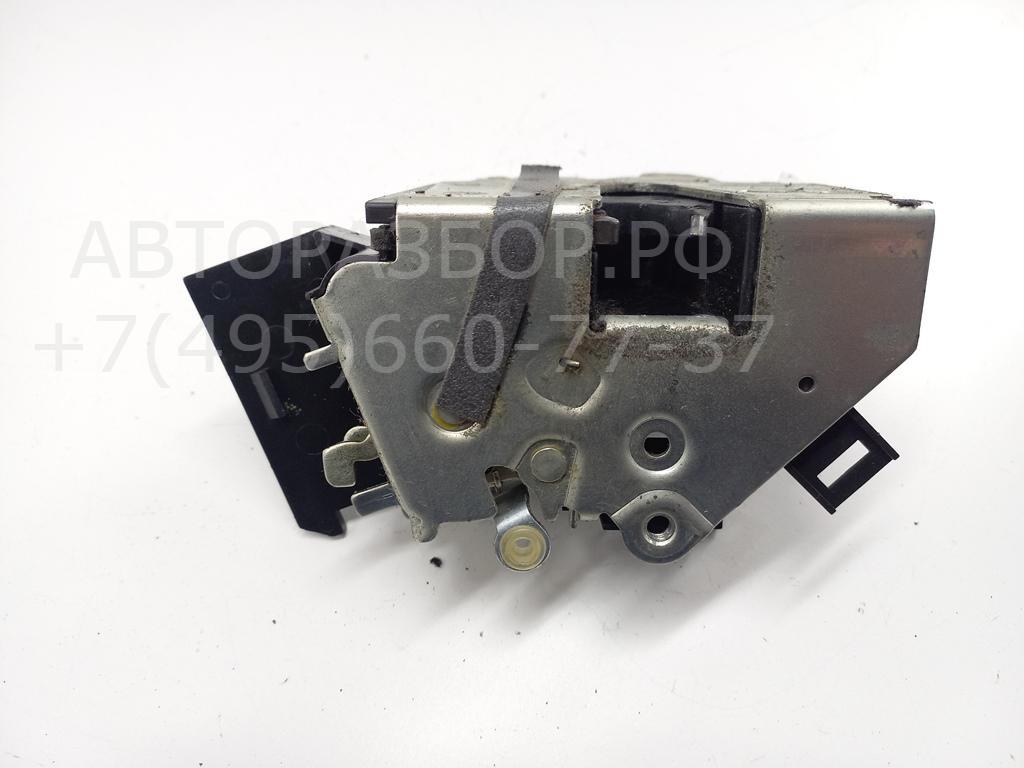 Замок двери передней правой