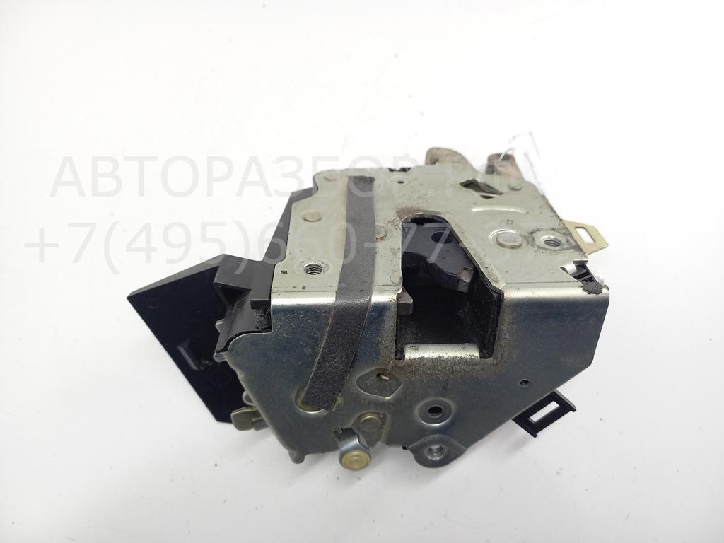 Замок двери передней правой