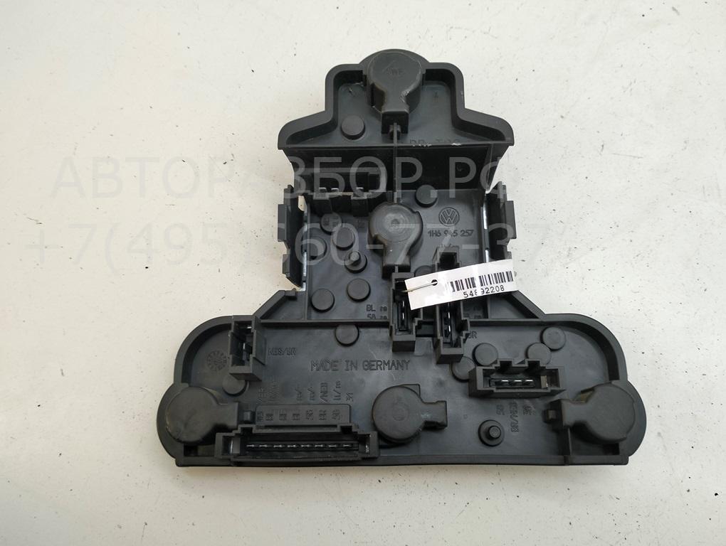 Плата заднего фонаря левого