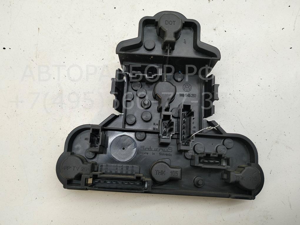 Плата заднего фонаря правого