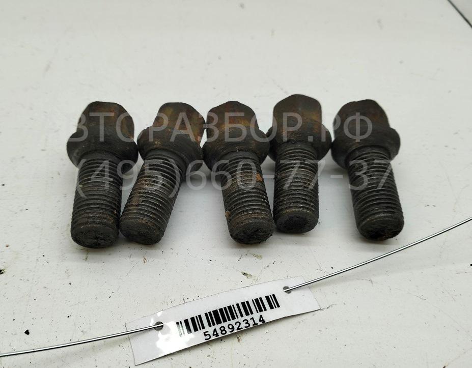 Болт колесный