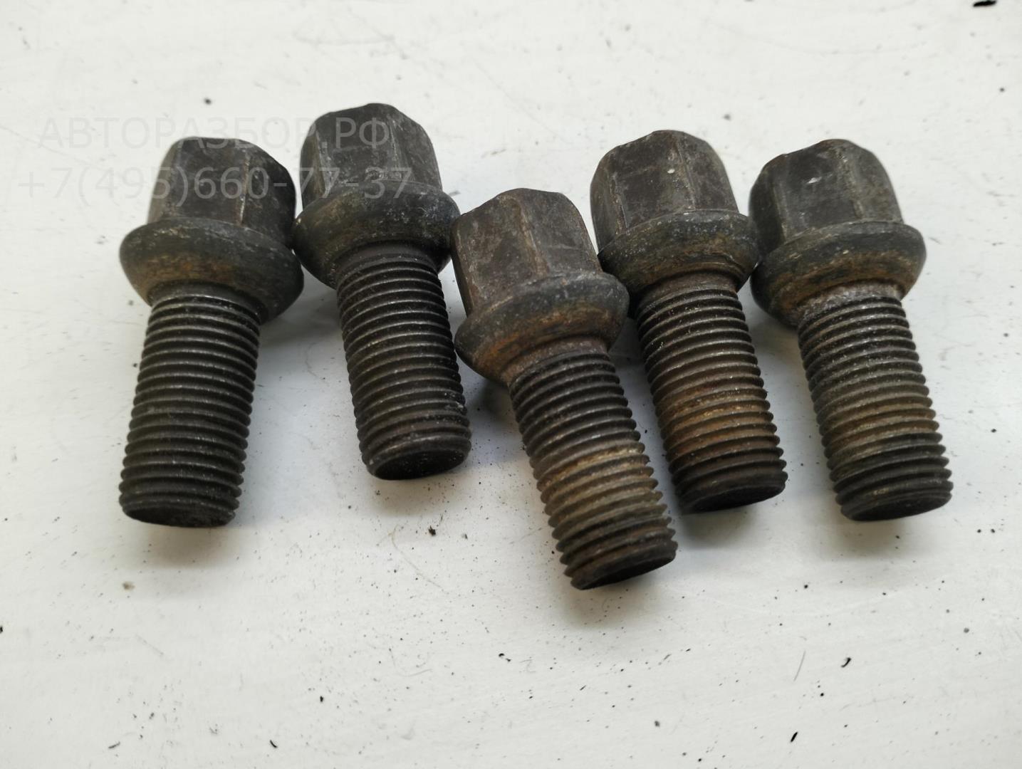 Болт колесный