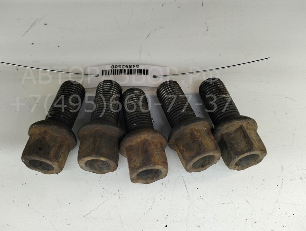 Болт колесный