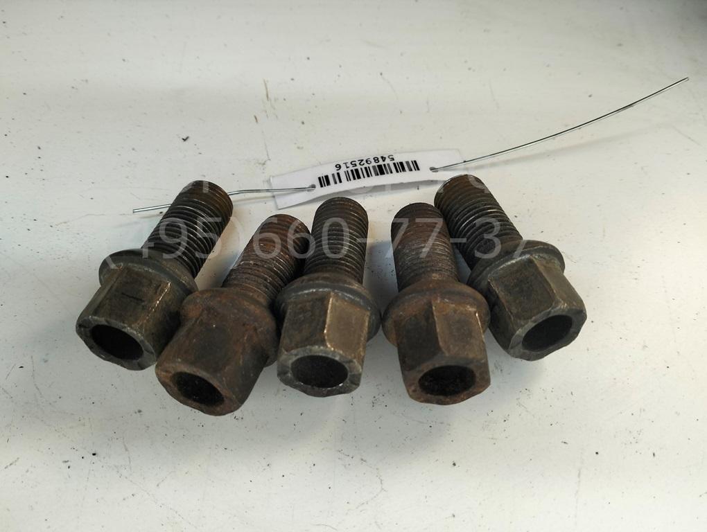 Болт колесный