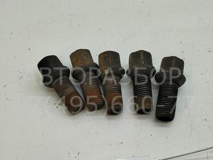 Болт колесный