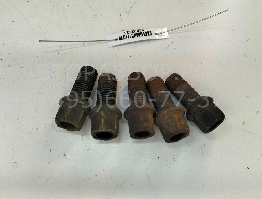 Болт колесный