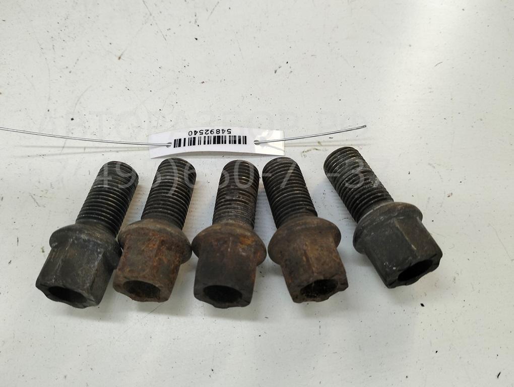 Болт колесный