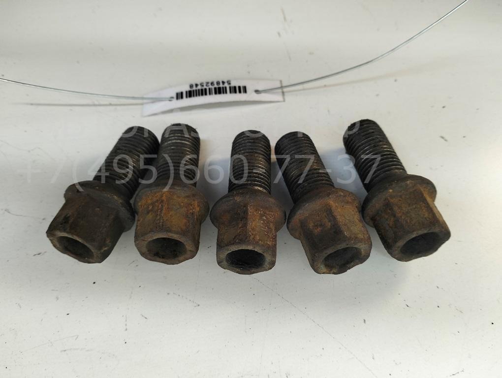 Болт колесный