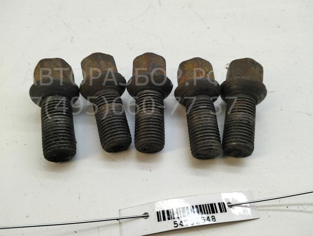 Болт колесный