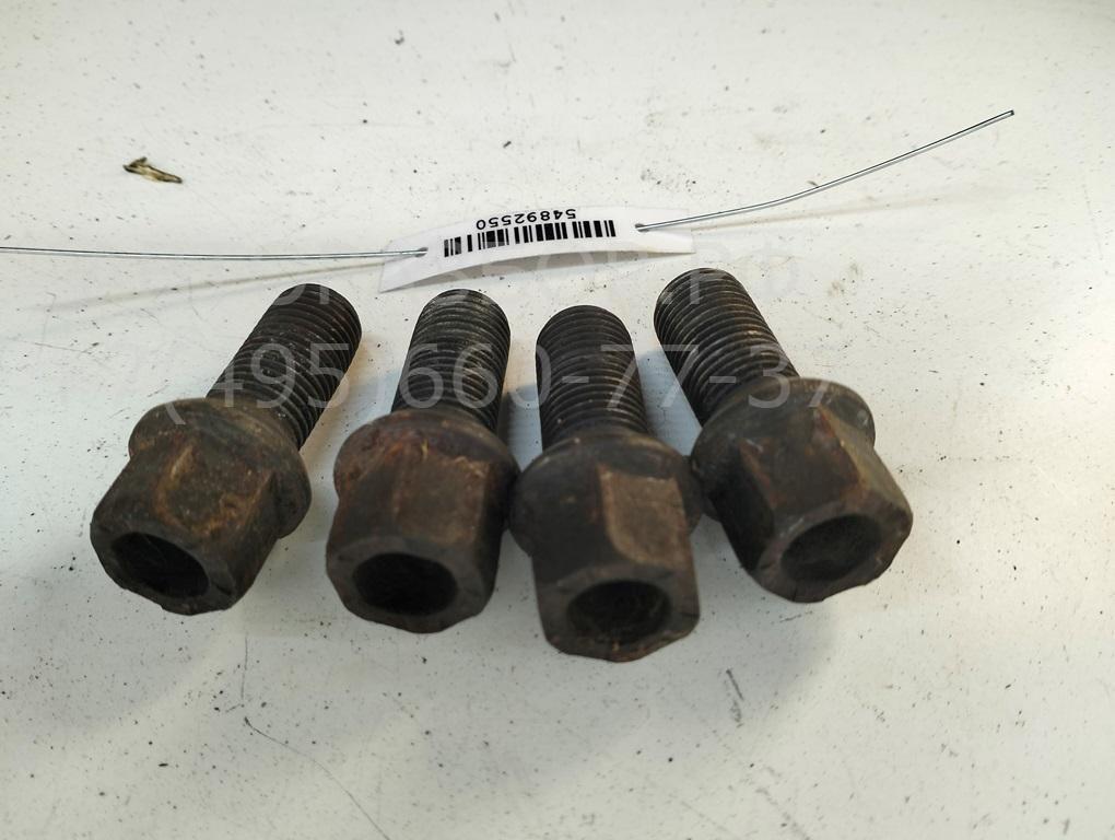 Болт колесный