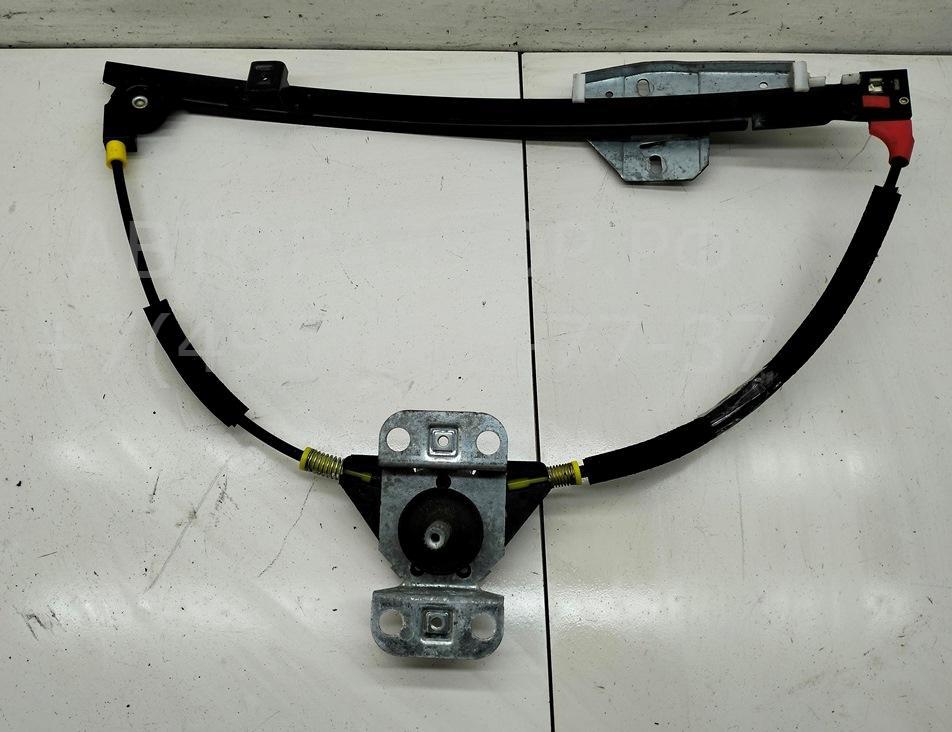 Стеклоподъемник механ. задний правый