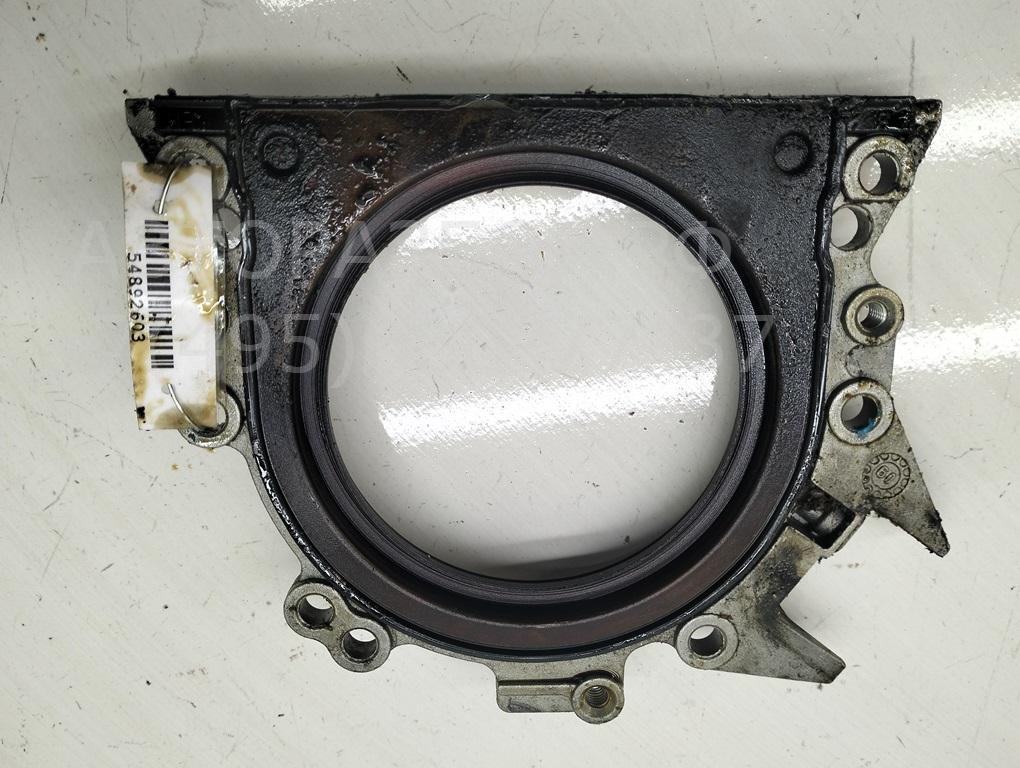 Крышка двигателя передняя