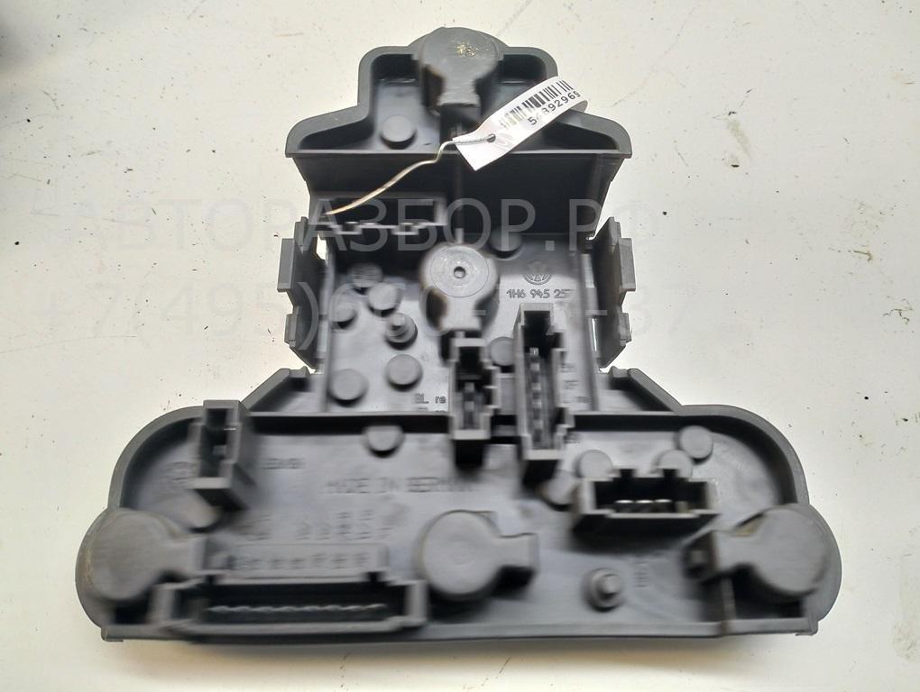 Плата заднего фонаря правого