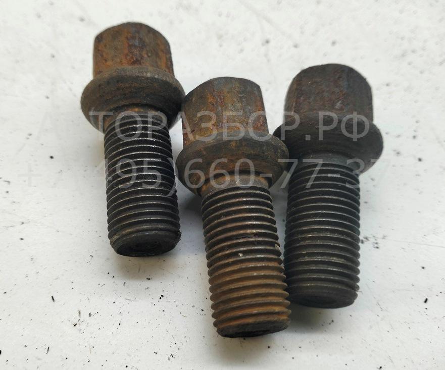 Болт колесный