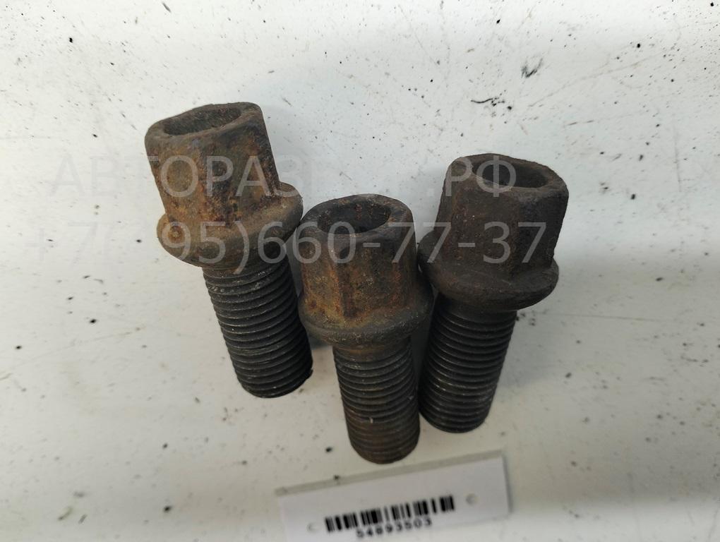 Болт колесный