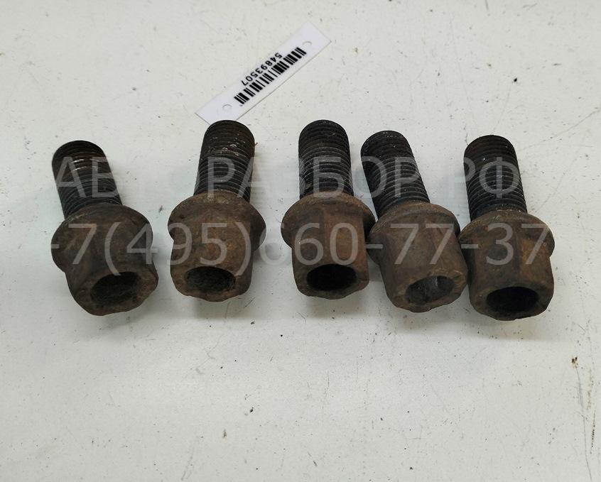 Болт колесный