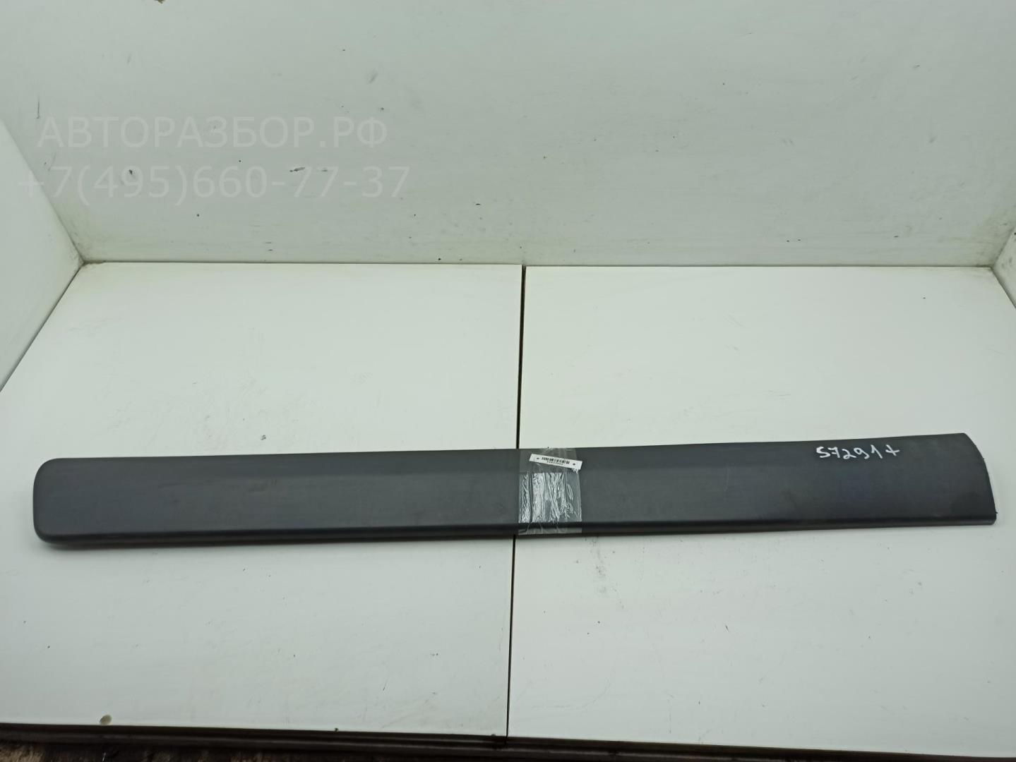 Молдинг двери передней левой