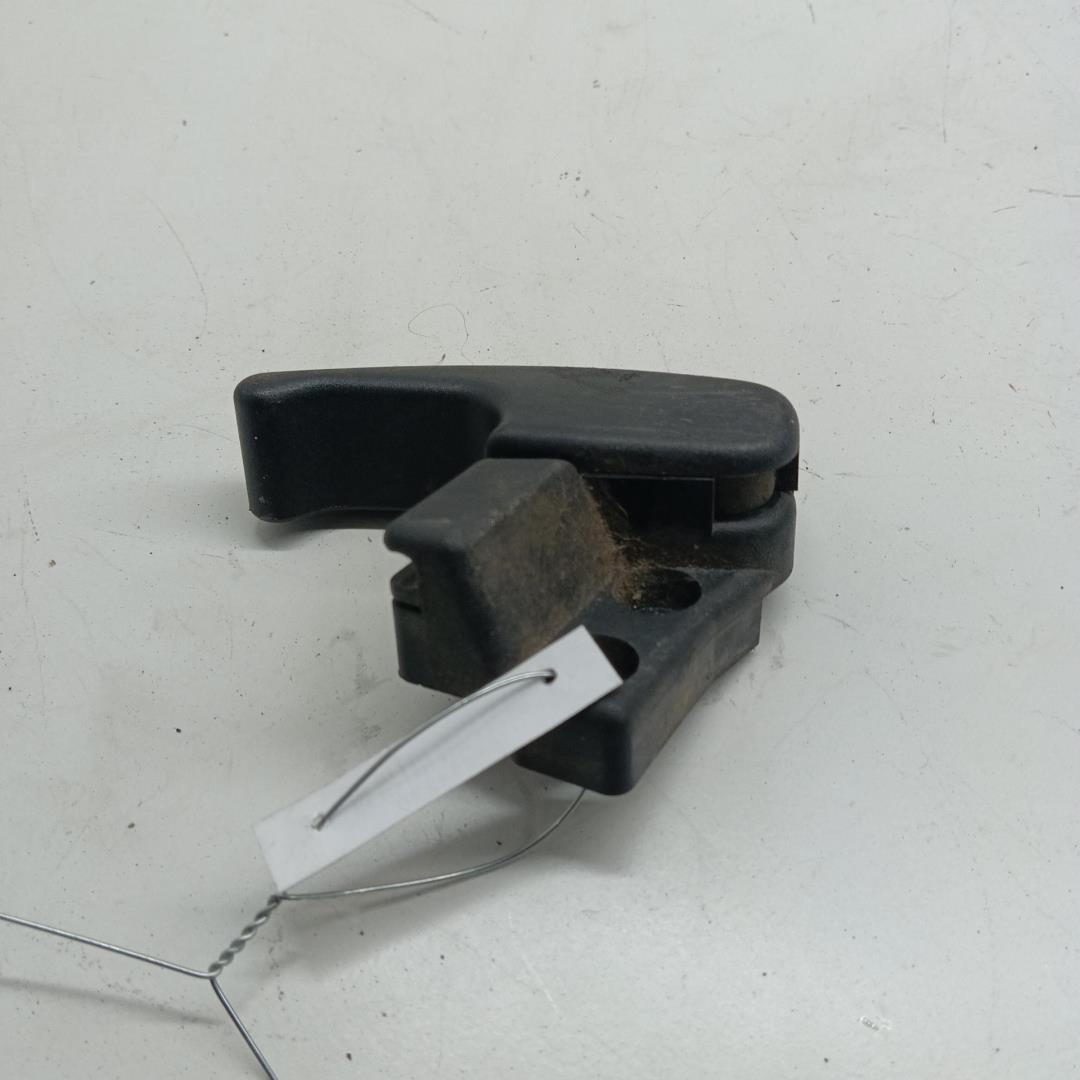 Ручка открывания капота