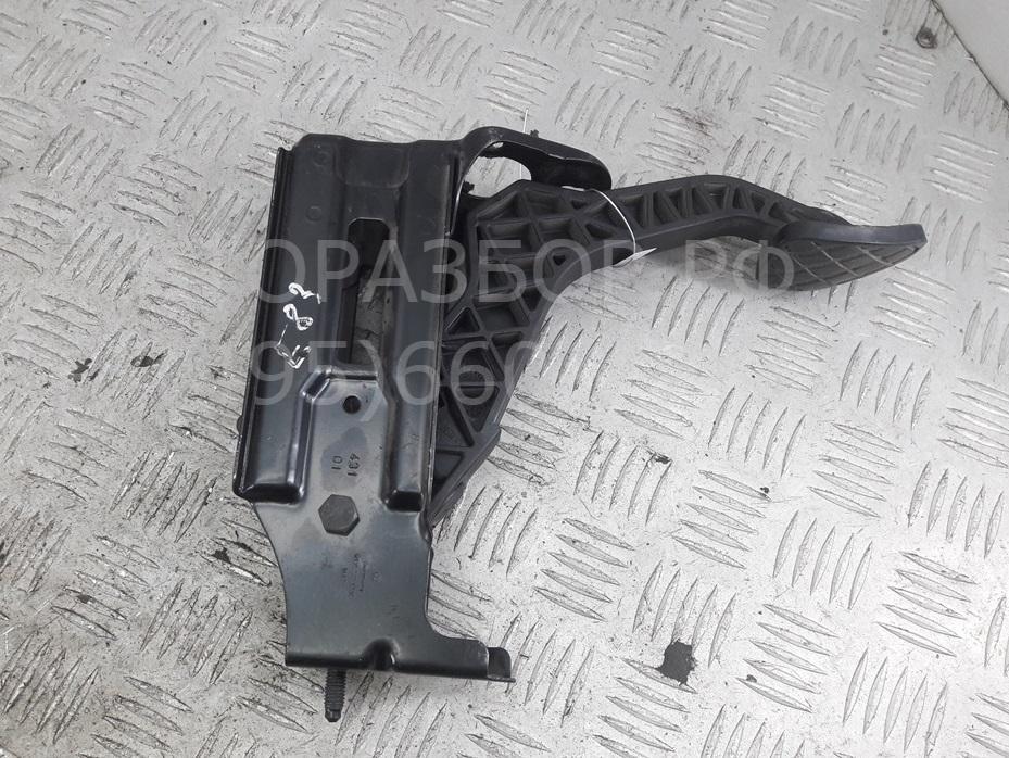 Педаль сцепления