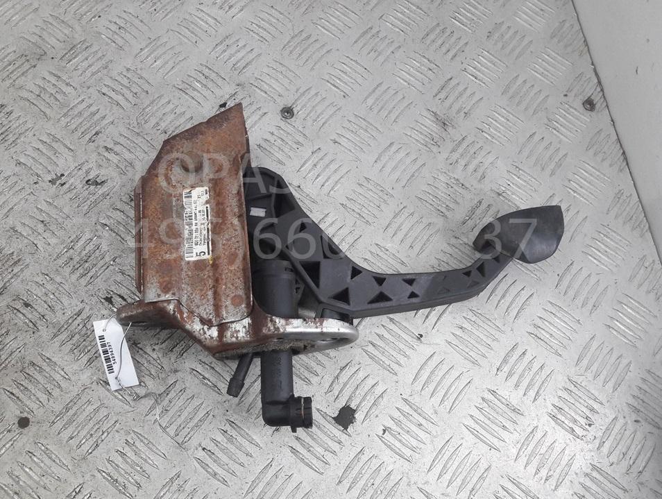 Цилиндр сцепления главный