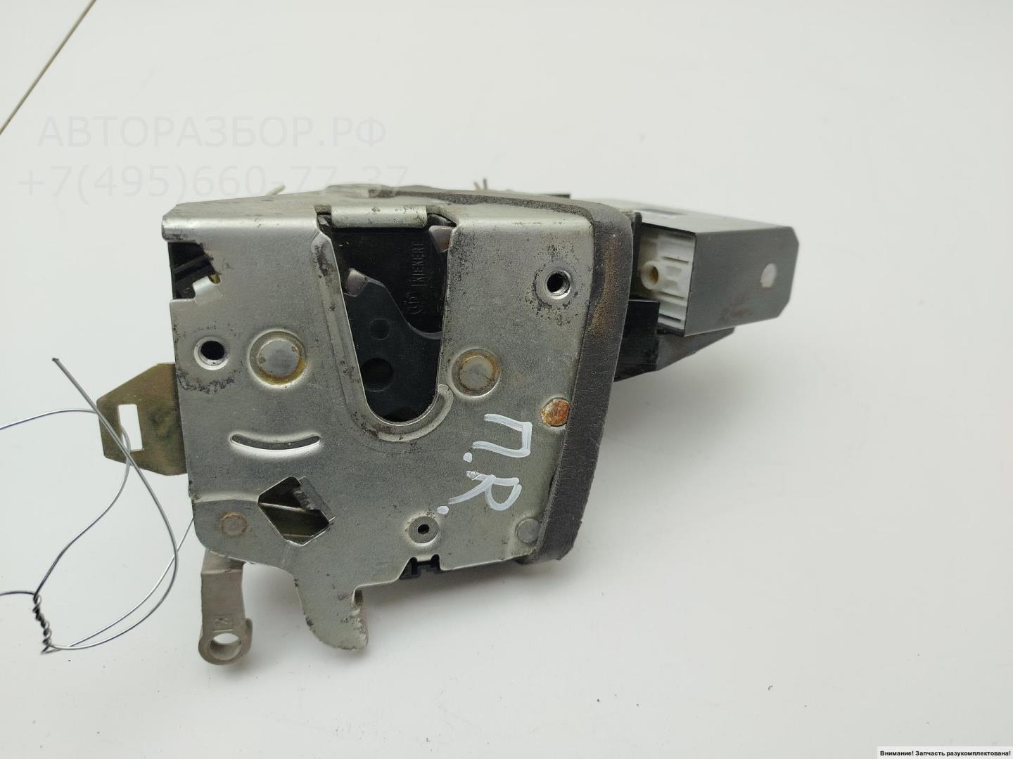 Замок двери передней правой