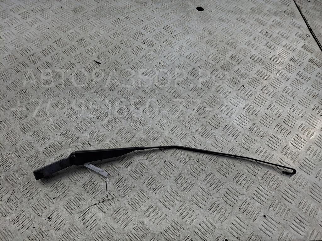 Поводок стеклоочистителя заднего