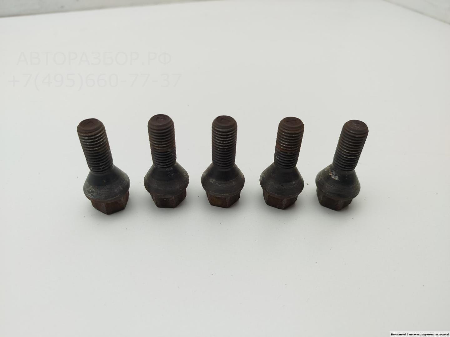 Болт колесный