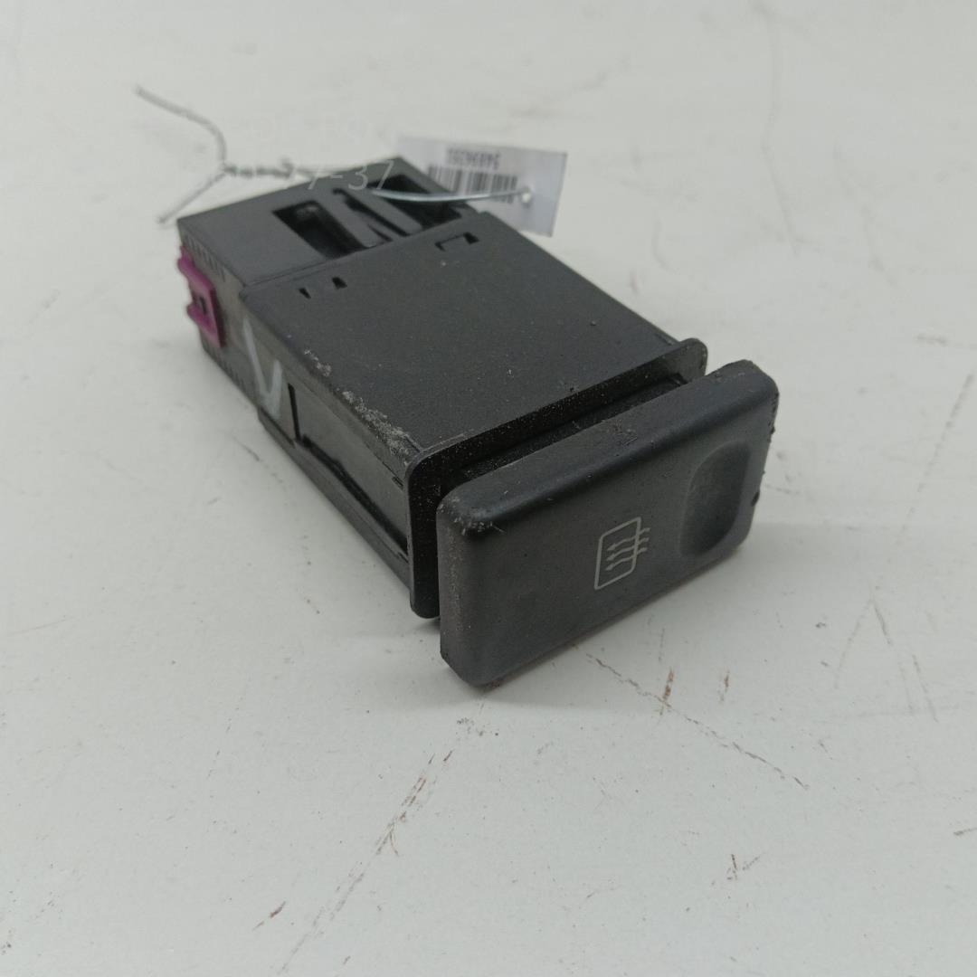 Кнопка обогрева заднего стекла